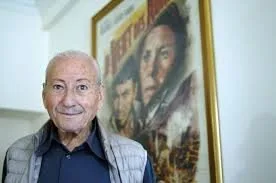 طارق الشناوي ينعى المخرج الجزائري محمد الأخضر الذي وافته المنية عن عمر يناهز 90 عاماً: “رحل في يوم احتفاله”