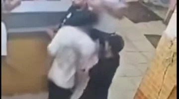 طالب يطعن زميله بسلاح أبيض داخل سنتر تعليمي في الزاوية الحمراء
