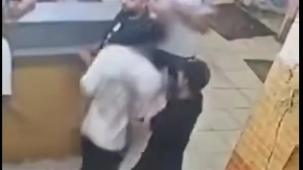 طالب يطعن زميله بسلاح أبيض داخل سنتر تعليمي في الزاوية الحمراء طالب يطعن زميله بسلاح أبيض داخل سنتر تعليمي في الزاوية الحمراء