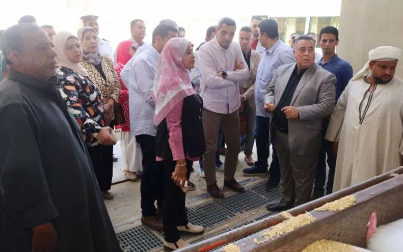 محافظ السويس يتابع استعدادات المطاحن والصوامع لموسم توريد القمح في عتاقة محافظ السويس يتابع استعدادات المطاحن والصوامع لموسم توريد القمح في عتاقة