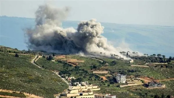 غارة إسرائيلية تضرب سيارة في بلدة عين بعال بمحافظة صور جنوب لبنان غارة إسرائيلية تضرب سيارة في بلدة عين بعال بمحافظة صور جنوب لبنان