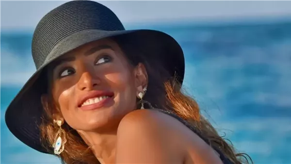 عاجل.. الإفراج عن الفنانة زينة بعد مطاردة “كلاب أكتوبر” عاجل.. الإفراج عن الفنانة زينة بعد مطاردة “كلاب أكتوبر”