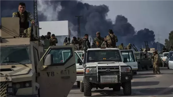 عاجل.. القاهرة الإخبارية: رتل عسكرى ضخم يغادر قاعدتى حقل العمر وكونيكو بسوريا عاجل.. القاهرة الإخبارية: رتل عسكرى ضخم يغادر قاعدتى حقل العمر وكونيكو بسوريا