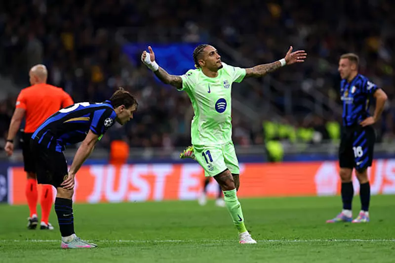 عادل إنجاز كريستيانو رونالدو.. رافينيا يكتب رقماً قياسياً في دوري الأبطال بهدفه أمام إنتر ميلان عادل إنجاز كريستيانو رونالدو.. رافينيا يكتب رقماً قياسياً في دوري الأبطال بهدفه أمام إنتر ميلان