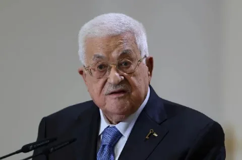 عباس يزور بيروت في 21 أيار/مايو وسط سعي السلطات لنزع سلاح المخيمات الفلسطينية في لبنان عباس يزور بيروت في 21 أيار/مايو وسط سعي السلطات لنزع سلاح المخيمات الفلسطينية في لبنان