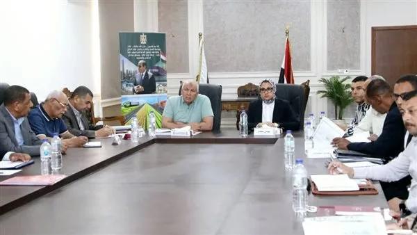 عبر الفيديو كونفرانس.. محافظ الوادي الجديد يتابع عددًا من الملفات عبر الفيديو كونفرانس.. محافظ الوادي الجديد يتابع عددًا من الملفات