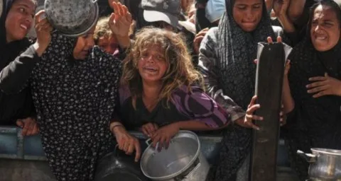عشرات الشهداء ومفقودون تحت الركام.. حرب الإبادة الجماعية في غزة تدخل يومها الثالث والخمسين بعد التسعمئة والضحايا يتزايدون. عشرات الشهداء ومفقودون تحت الركام.. حرب الإبادة الجماعية في غزة تدخل يومها الثالث والخمسين بعد التسعمئة والضحايا يتزايدون.