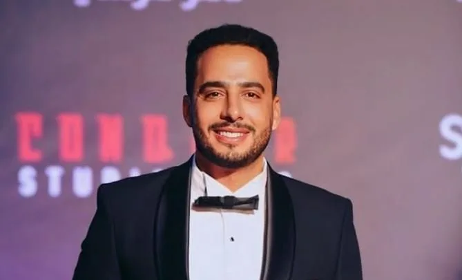 عصام لسقا يثير حماس الجمهور للعرض الجديد «ريستارت» من خلال رقصه على ظهر الخيل