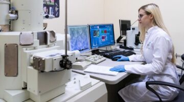 علماء روس يبتكرون “بلازما دَم” صالحة لخمس سنوات ولا تحتاج إلى أجهزة تبريد لحفظها