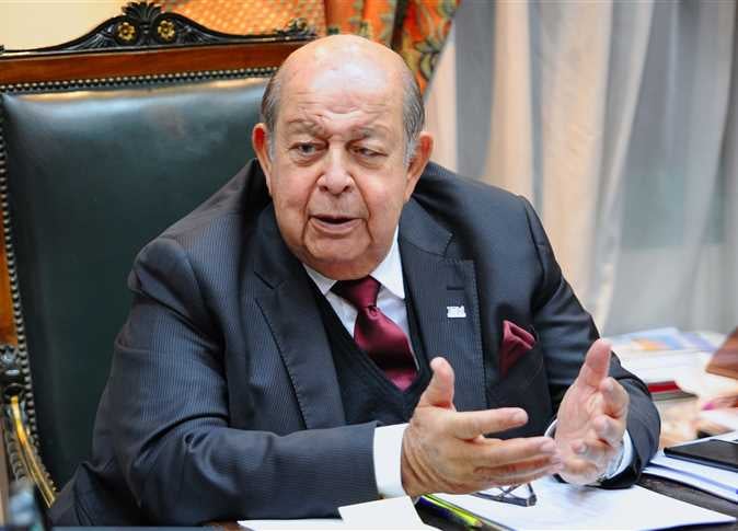 علي عيسى: نجاح قرار توحيد الرسوم مرهون بوضوح الضريبة وتجنب المصاريف المفاجئة علي عيسى: نجاح قرار توحيد الرسوم مرهون بوضوح الضريبة وتجنب المصاريف المفاجئة