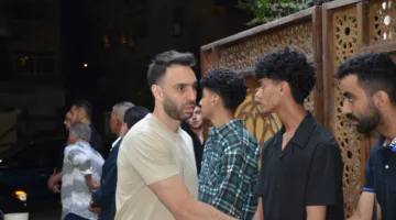 عمرو أديب وأشرف زكي في عزاء حماة المنتج محمد السبكي