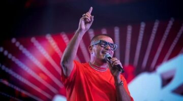 عمرو دياب يشعل أجواء الكويت.. ويعلن موعد ألبومه الجديد