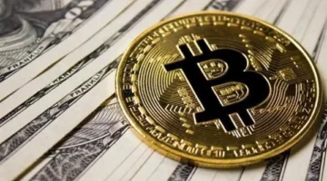 عملة بيتكوين تقفز فوق 100 ألف دولار لأول مرة منذ فبراير
