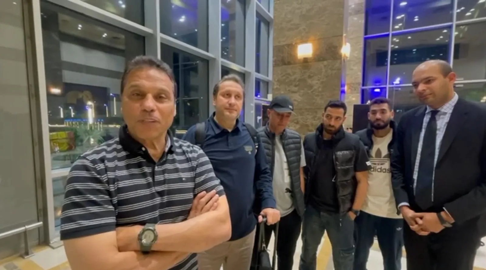 عودة من وسط المخاطر: حسام البدري وكهربا في المقدمة بين الرياضيين المصريين العائدين من ليبيا عودة من وسط المخاطر: حسام البدري وكهربا في المقدمة بين الرياضيين المصريين العائدين من ليبيا