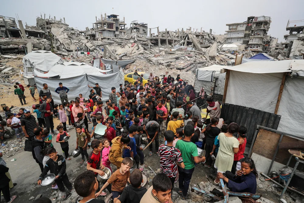 غارة جوية إسرائيلية تستهدف مستشفى في غزة وتؤدي إلى مقتل صحفي فلسطيني مصاب غارة جوية إسرائيلية تستهدف مستشفى في غزة وتؤدي إلى مقتل صحفي فلسطيني مصاب