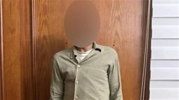 غافله داخل مسجد.. القبض على المتهم بسرقة هاتف شخص بالمعادي غافله داخل مسجد.. القبض على المتهم بسرقة هاتف شخص بالمعادي