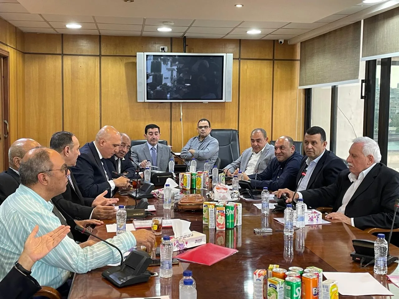 غرفة الصناعات النسيجية تبحث تحديات التراخيص ورسوم الصيانة وفواتير المياه واسعار الغاز غرفة الصناعات النسيجية تبحث تحديات التراخيص ورسوم الصيانة وفواتير المياه واسعار الغاز