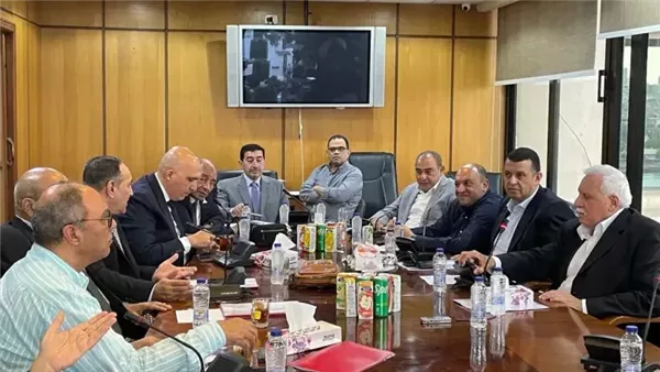 غرفة الصناعات النسيجية تبحث تحديات التراخيص ورسوم الصيانة وفواتير المياه وأسعار الغاز غرفة الصناعات النسيجية تبحث تحديات التراخيص ورسوم الصيانة وفواتير المياه وأسعار الغاز
