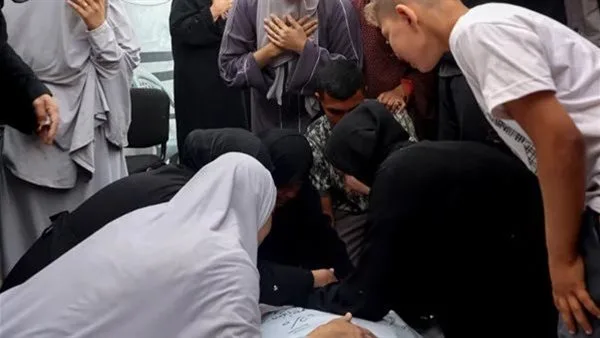 غزة تحت الإبادة الجماعية: استُشهاد 4 فلسطينيين في قصف الاحتلال على دير البلح وسط غزة غزة تحت الإبادة الجماعية: استُشهاد 4 فلسطينيين في قصف الاحتلال على دير البلح وسط غزة