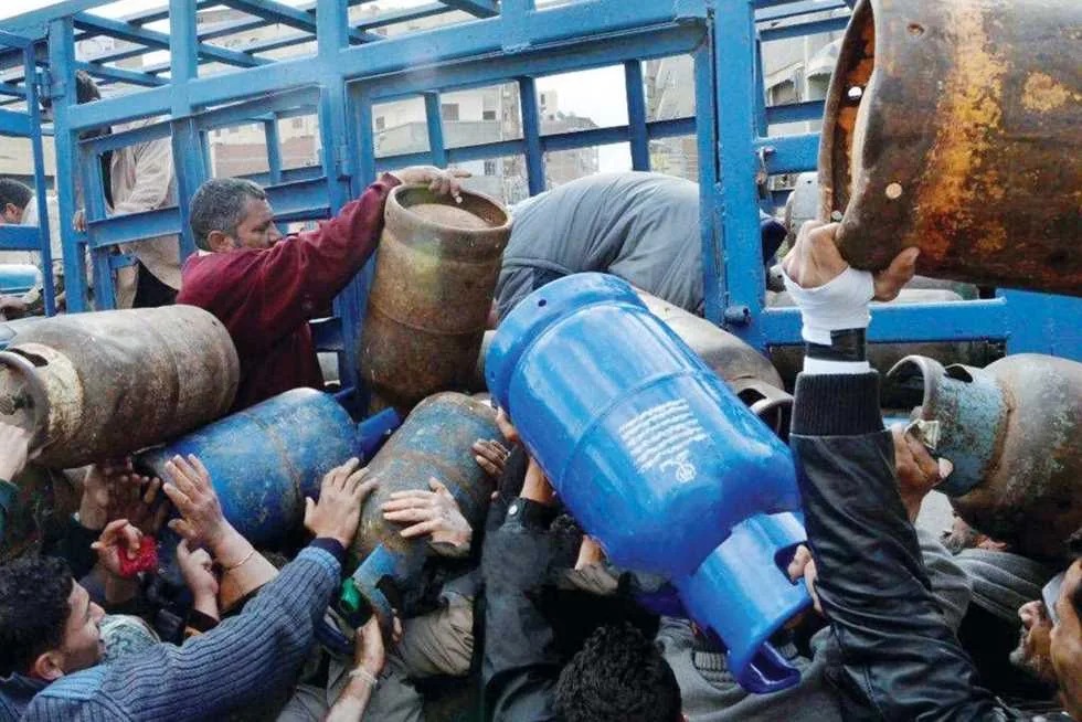 غش أنبوبة البوتاجاز وكيفية كشفها.. انتبه لهذه الأمور قبل استلامها من البائع غش أنبوبة البوتاجاز وكيفية كشفها.. انتبه لهذه الأمور قبل استلامها من البائع
