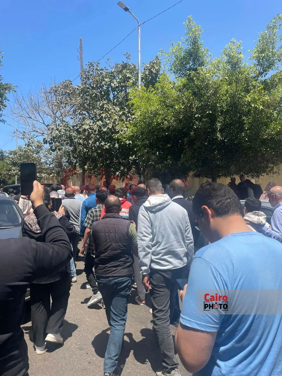 غياب كامل لنجوم الفن.. لقطات من جنازة الفنان نعيم عيسى في الإسكندرية غياب كامل لنجوم الفن.. لقطات من جنازة الفنان نعيم عيسى في الإسكندرية