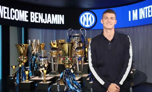 غياب نجم إنتر ميلان عن مواجهة برشلونة في دوري الأبطال غياب نجم إنتر ميلان عن مواجهة برشلونة في دوري الأبطال