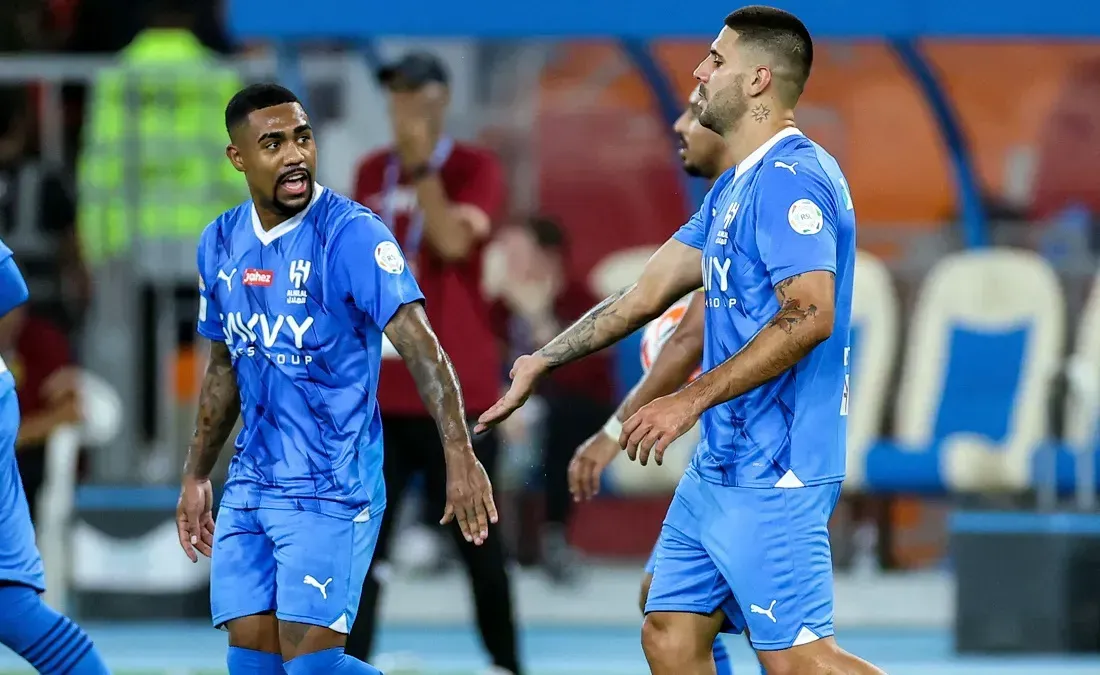 مالكوم يبقى مع الهلال.. واللاعب مدرج في قائمة مونديال الأندية مالكوم يبقى مع الهلال.. واللاعب مدرج في قائمة مونديال الأندية