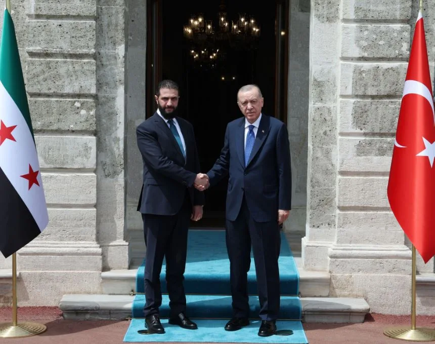 أردوغان يستقبل الرئيس السوري في إسطنبول أردوغان يستقبل الرئيس السوري في إسطنبول