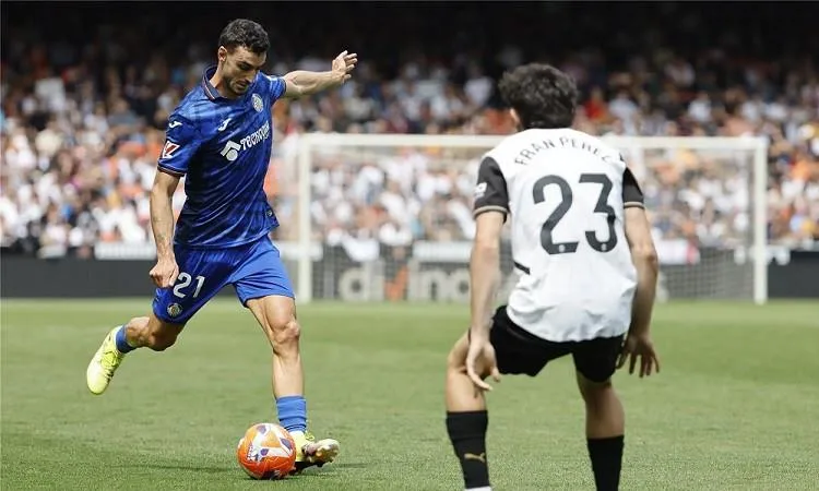فالنسيا يفوز على خيتافي بثلاثية نظيفة في الدوري الإسباني فالنسيا يفوز على خيتافي بثلاثية نظيفة في الدوري الإسباني