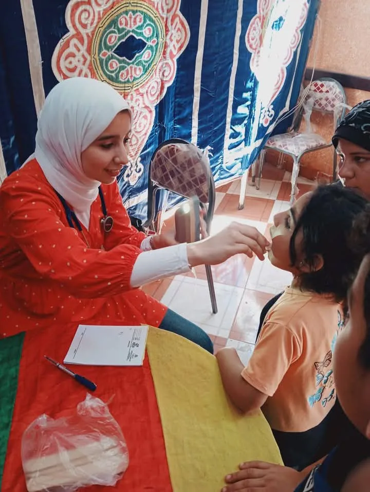فحص طبي لـ “٤٣٢” من سكان قرية العامرة ضمن قافلة طبية لجامعة المنوفية
