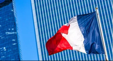 فرنسا تعتزم تمويل استثمارات بنحو 150 مليون يورو في إقليم الصحراء فرنسا تعتزم تمويل استثمارات بنحو 150 مليون يورو في إقليم الصحراء