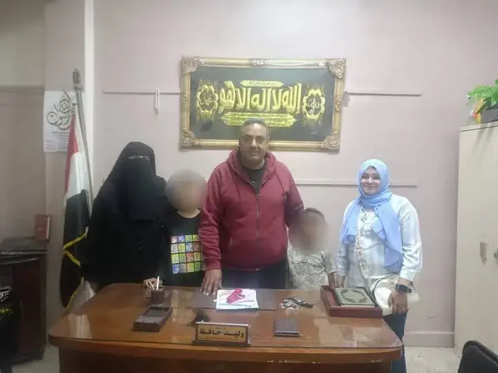 فريق التدخل السريع بالدقهلية ينجح في إنقاذ صغيرين بلا مأوى وإيداعهما بدور الرعاية الاجتماعية فريق التدخل السريع بالدقهلية ينجح في إنقاذ صغيرين بلا مأوى وإيداعهما بدور الرعاية الاجتماعية