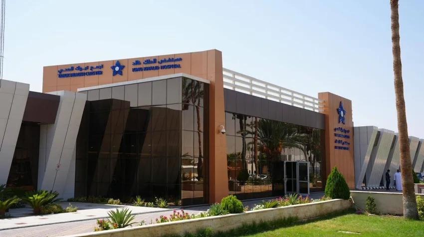 فريق طبي ينجح في إنقاذ حياة امرأة في التسعين من عمرها من بتر ساقها في مستشفى الملك خالد بتبوك فريق طبي ينجح في إنقاذ حياة امرأة في التسعين من عمرها من بتر ساقها في مستشفى الملك خالد بتبوك