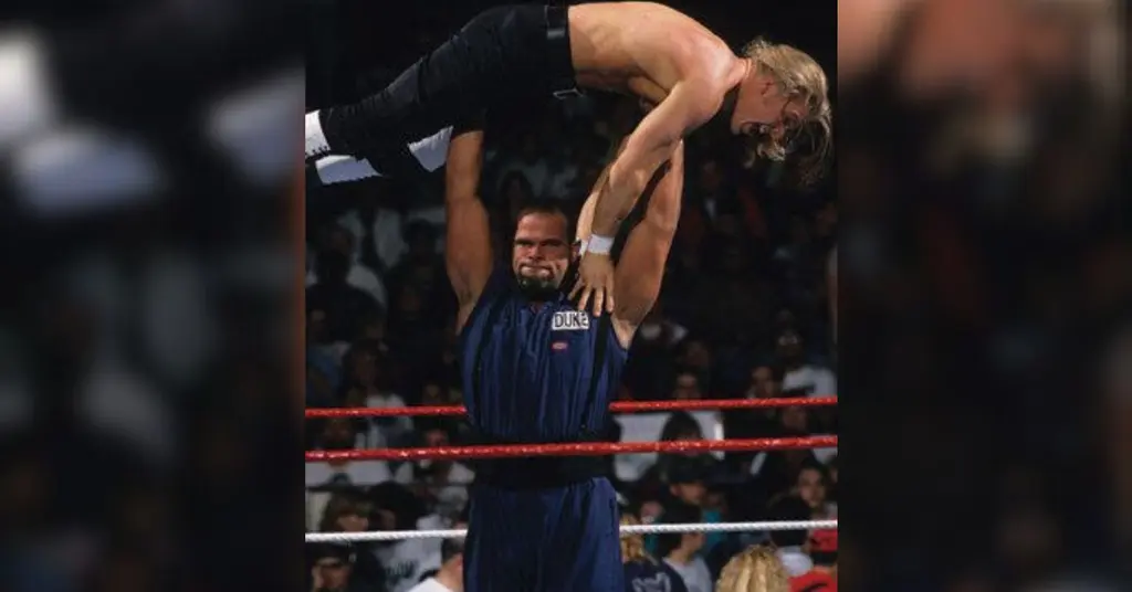 فضيحة تهز عالم المصارعة الأمريكية.. القبض على نجم WWE السابق بتهمة محاولة شراء صور إباحية لصغار فضيحة تهز عالم المصارعة الأمريكية.. القبض على نجم WWE السابق بتهمة محاولة شراء صور إباحية لصغار