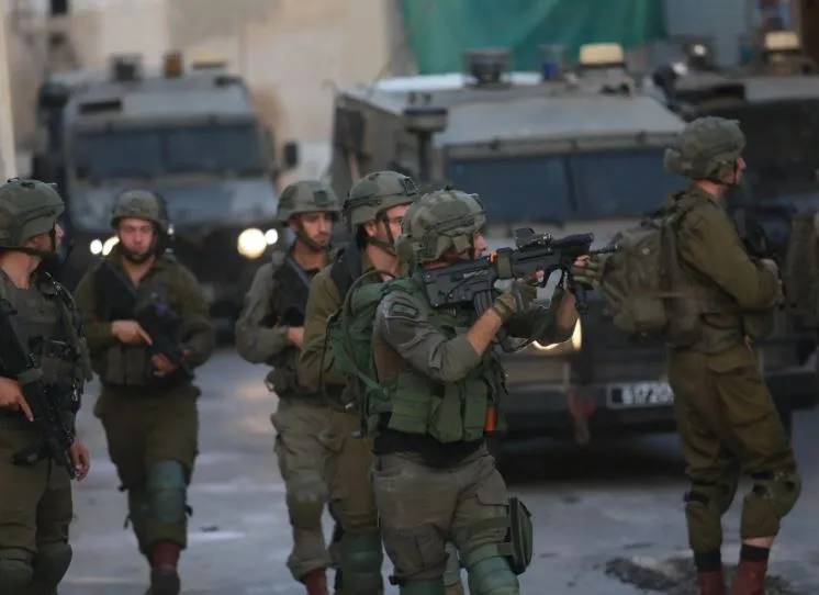 الضفة: قوات الاحتلال الإسرائيلي تصيب مسنًا فلسطينيًا بالقرب من مخيم جنين الضفة: قوات الاحتلال الإسرائيلي تصيب مسنًا فلسطينيًا بالقرب من مخيم جنين