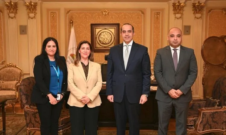 فوزي يرحب بممثلة المفوضية السامية للأمم المتحدة لشؤون اللاجئين في القاهرة فوزي يرحب بممثلة المفوضية السامية للأمم المتحدة لشؤون اللاجئين في القاهرة