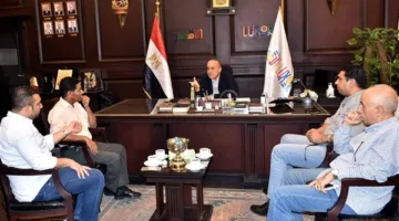 في اجتماع لبحث أولويات التطوير الصحي.. محافظ الأقصر: دعم كامل لرفع كفاءة المنظومة الصحية