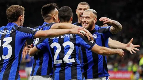 في مباراة مجنونة.. إنتر ميلان يتخطى برشلونة ويتأهل لنهائي دوري أبطال أوروبا في مباراة مجنونة.. إنتر ميلان يتخطى برشلونة ويتأهل لنهائي دوري أبطال أوروبا