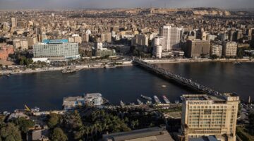 “فيتش سوليوشنز”: الإصلاحات الاقتصادية تسهم في خفض الدين العام إلى 50% بحلول 2034