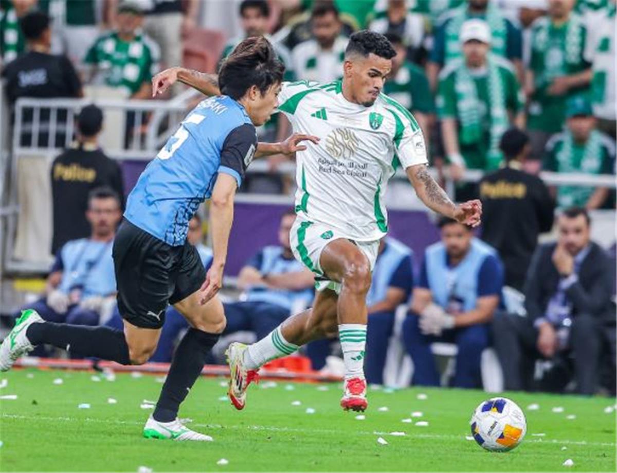 فيديو | الأهلي يتوج بطلًا لـ دوري أبطال آسيا بثنائية مثيرة أمام كاواساكي الياباني فيديو | الأهلي يتوج بطلًا لـ دوري أبطال آسيا بثنائية مثيرة أمام كاواساكي الياباني