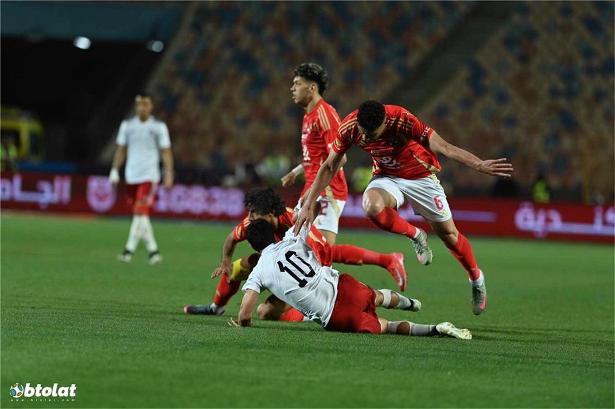 فيديو | الأهلي يكتسح حرس الحدود بخماسية نظيفة ويقترب من صدارة الدوري المصري فيديو | الأهلي يكتسح حرس الحدود بخماسية نظيفة ويقترب من صدارة الدوري المصري