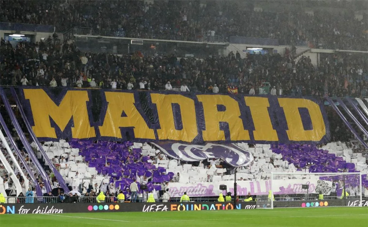 فيديو | جماهير ريال مدريد توجه رسالة لـ إنتر ميلان بعد إقصاء برشلونة من دوري الأبطال فيديو | جماهير ريال مدريد توجه رسالة لـ إنتر ميلان بعد إقصاء برشلونة من دوري الأبطال