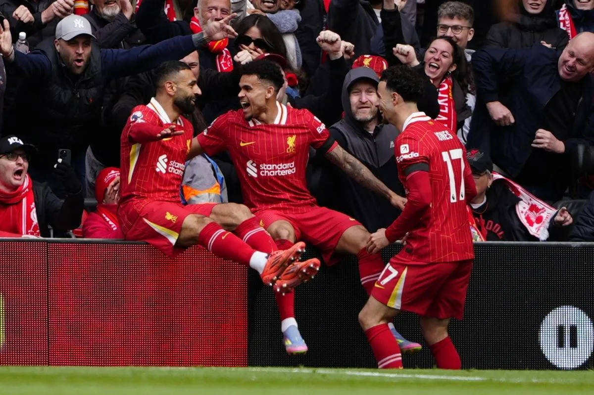 فيديو | متفوقًا على محمد صلاح.. ليفربول يعلن عن أفضل هدف في شهر أبريل فيديو | متفوقًا على محمد صلاح.. ليفربول يعلن عن أفضل هدف في شهر أبريل
