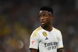 فينيسيوس يحصل على عقد جديد مع ريال مدريد يتفوق على مبابي: التفاصيل الكاملة