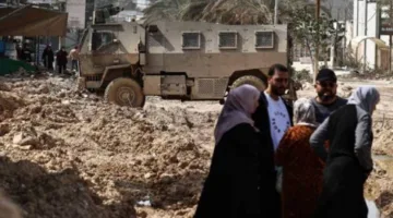 قبالة “نور شمس”.. الفلسطينية ميسر تراقب بحسرة هدم إسرائيل مخيمها