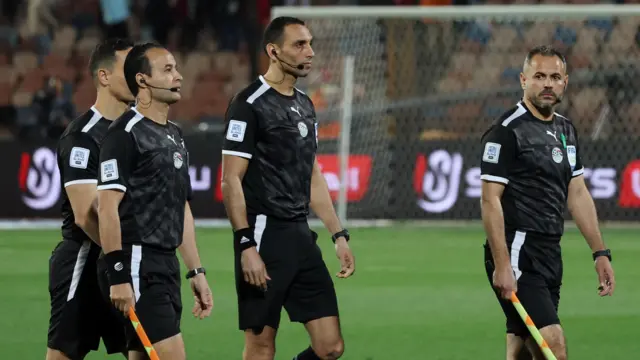 قبل تحديد مصير الـ3 نقاط.. القصة الكاملة لأزمة قمة الأهلي والزمالك في الدوري قبل تحديد مصير الـ3 نقاط.. القصة الكاملة لأزمة قمة الأهلي والزمالك في الدوري
