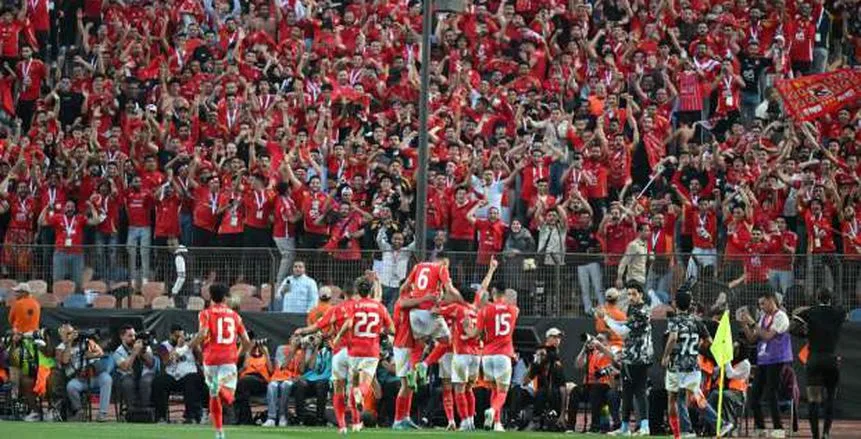 تقدم ملحوظ في صفقة تفاوض الأهلي مع لاعب سيراميكا كليوباترا.. شرط واحد فقط.