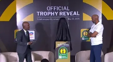 كاف يكشف عن الكأس الجديدة لدوري أبطال أفريقيا (فيديو وصور)