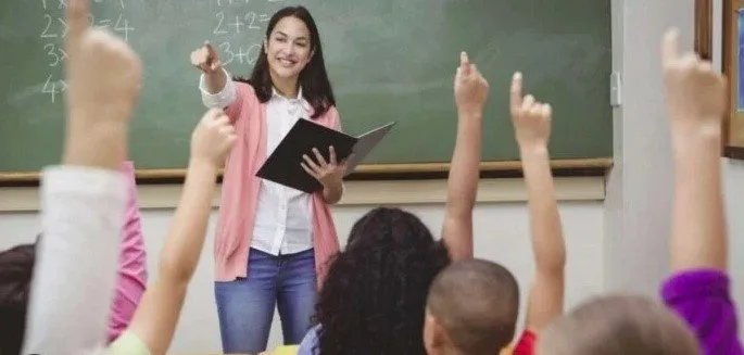 قرار بشأن إعادة توظيف المعلمين الحاصلين على درجات علمية أثناء فترة العمل.. ما المستندات المطلوبة؟ قرار بشأن إعادة توظيف المعلمين الحاصلين على درجات علمية أثناء فترة العمل.. ما المستندات المطلوبة؟