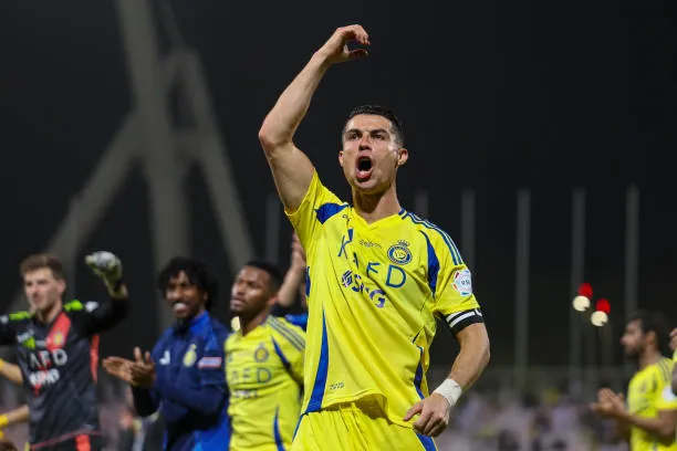 قرار نهائي يمنح النصر النصر على العروبة نتيجة خرق قانوني قرار نهائي يمنح النصر النصر على العروبة نتيجة خرق قانوني